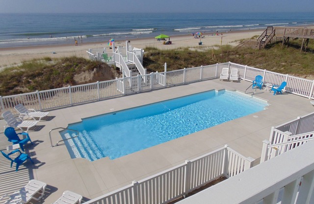 Oct 18 & 25 DISCOUNTED. OCEANFRONT, LARGEST POOL on Emerald Isle, FREE POOL HEAT