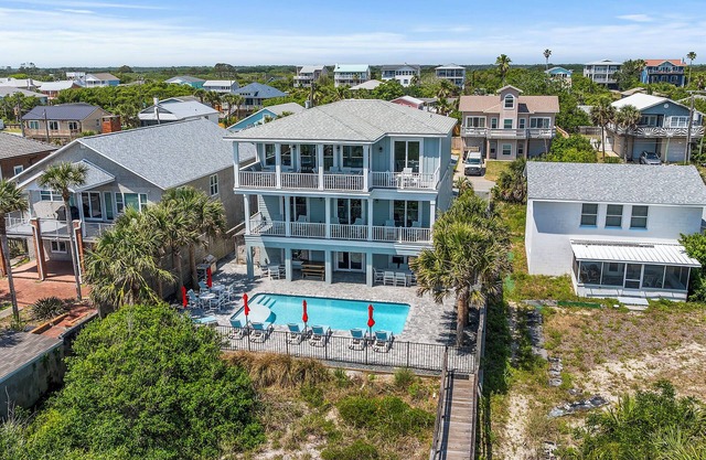 OCTOBER-MAJOR SAVINGS! 8BR LUXURY OCEANFRONT, LARGE HEATED POOL, FOOSBALL!