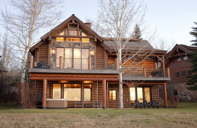 Ogden's Fancy Fly Luxury Teton Springs Cabin in Victor, ID w/A/C & Hot Tub