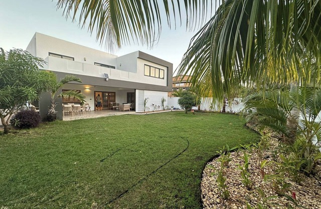 Okalm Villas, 150 meters from the beach with garden and swimming pool