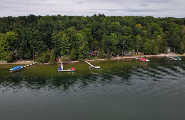 Okiwayway's Bungalow [formerly Betula Cabin] renovated waterfront rustic cabin