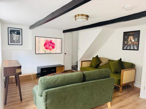 Old Castle Cottage Retreat