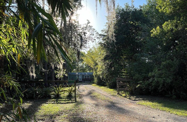 Old Florida Cowboy Cabin at Rain Frog Ranch!