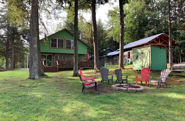 Old Forge Lakefront Cottage with 5 Bedrooms and 2 Baths (Sleeps 10)!