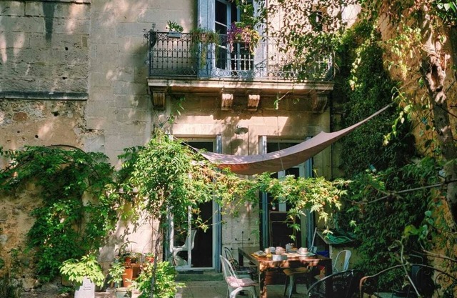Old house with garden in the heart of town