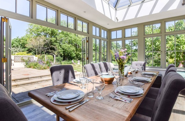 Old Manse - sleeps 10 guests in 5 bedrooms