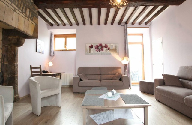 Old Presbytery: Comfortable Cottage for 12, Private Garden