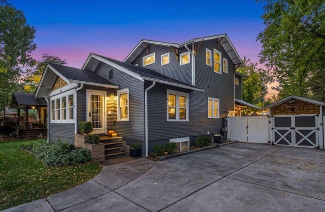 Olive Place - Old Town Living!