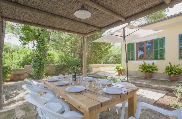 Ombra De Pins - Four Bedroom Villa, Sleeps 6