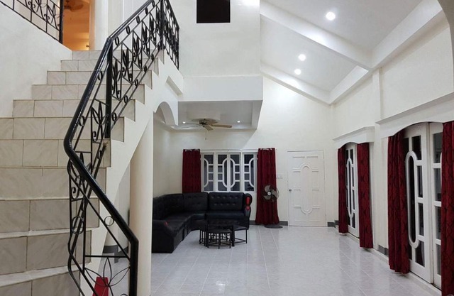 OMG Guesthouse Room for 6