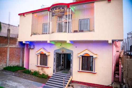 Omji - Shri Char Bhuja Dham Ashram - 2km from Ram Janmabhumi Temple