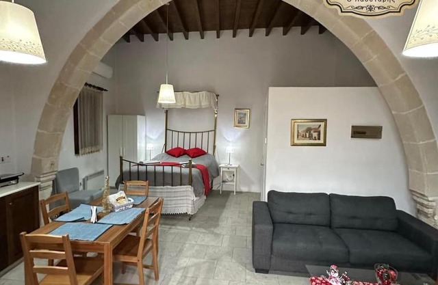 Omodos vintage houses