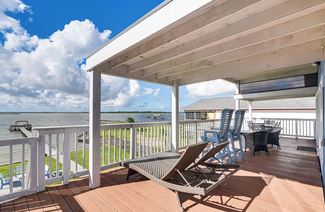 On Galveston Bay: Spacious Home w/Pier & Grills!