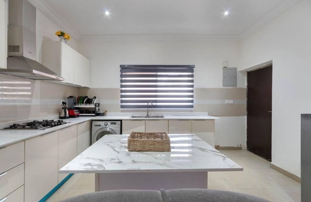 On Ikate Elegushi beach - 3bedroom home