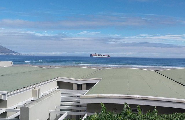 On the beach cabana at Bloubergstrand! Sea view of Robben Island and Cape Town.