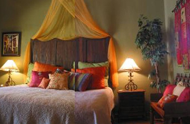 On the BEACH ~ In the Village ~ Walk to Everything!~~ Best kiteboarding beach!!!