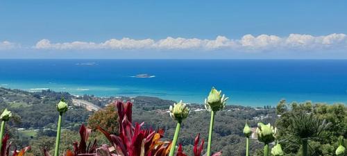 ON TOP Of THE WORLD Garden Studio