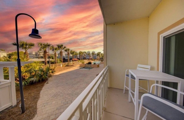 Once Upon a Tide – Waterside Village | Pool Pet-Friendly Sleeps 8