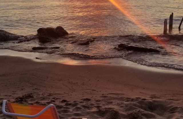 One Bedroom Cabin 50 feet from Lake Huron, sleeps 2