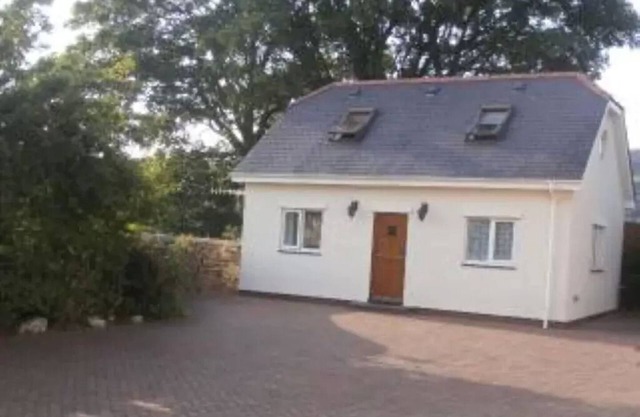 One bed accommodation with countryside views, near Snowdonia National Park