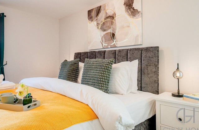 One Bed Penthouse in Town Centre