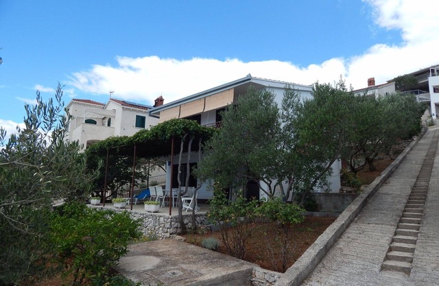 One bedroom apartment near beach Okrug Donji, Čiovo (A-17078-a)