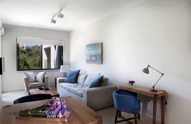 One Bedroom Apartment Garden View