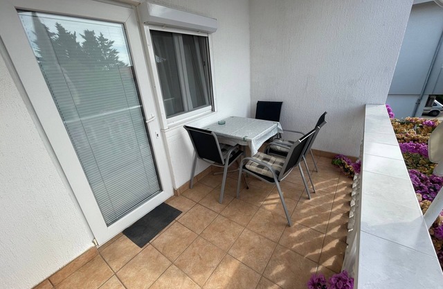 One bedroom apartment with terrace Sabunike, Zadar (A-6258-a)