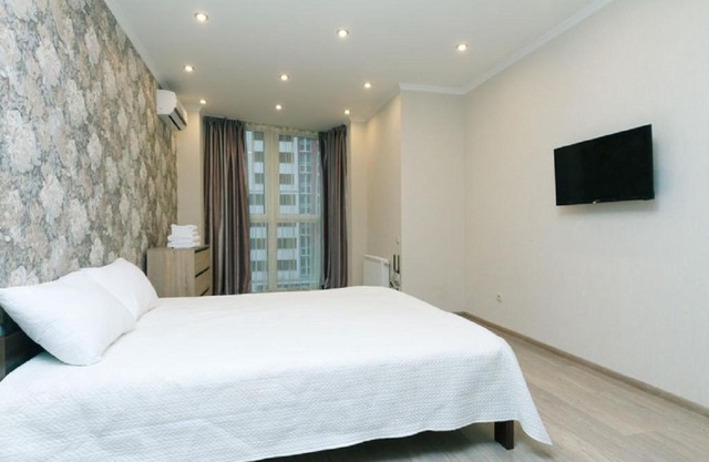 One-Bedroom Apartment on Dragomanova