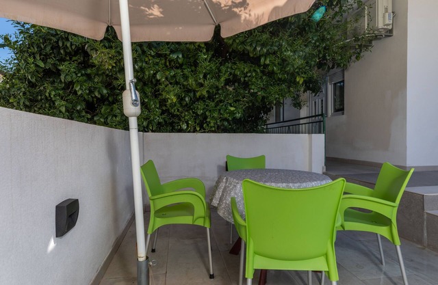 One bedroom apartment with terrace Podaca, Makarska (A-6050-c)