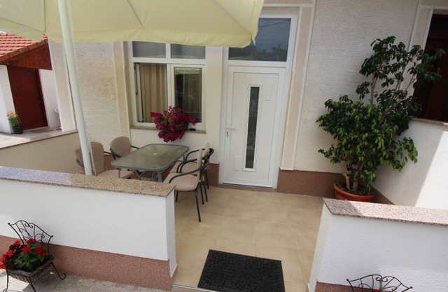 One bedroom apartment with terrace Zadar - Diklo, Zadar (A-5875-a)