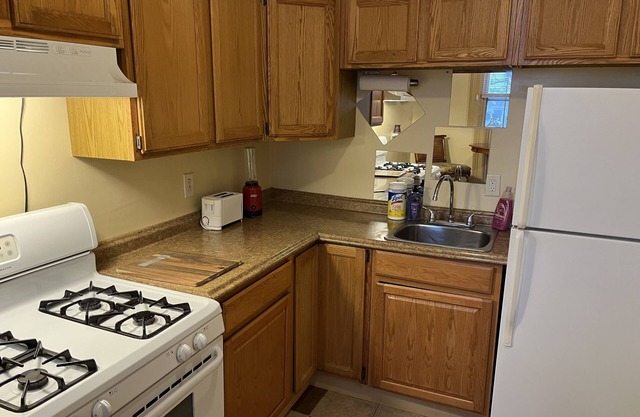 One Bedroom Flat in Historic Neighborhood