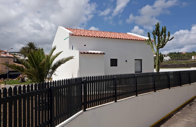 One Bedroom Flat - with one bed and 2 sofa beds - capacity 5 people