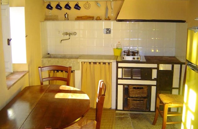 One bedroom house with terrace and wifi at Caste