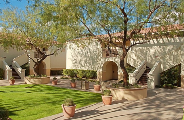 One Bedroom Suite *Perfect for 1-4 People*