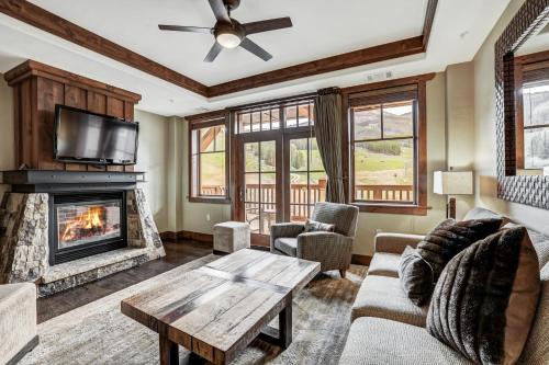 Ski Hill Place 