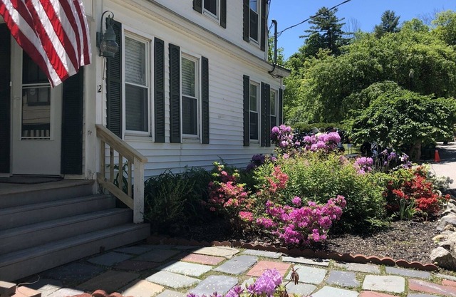 Only 2 Minutes Walk to Boardwalk, Beach, Eats & Fun! Large Well-Appointed Home.