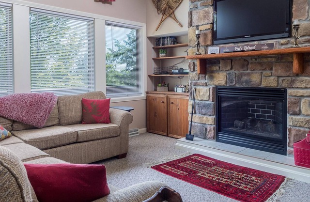 Only 3 BDRM in Northgate. Discounts on ski season weeknights!