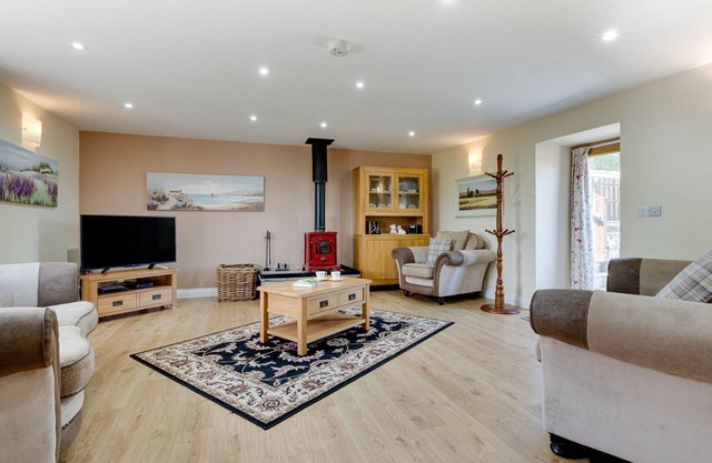 Onnen Fawr Cottage - Two Bedroom House, Sleeps 6