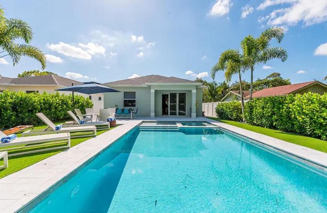 Opulence & Serenity at Our Luxury Home in Jupiter!