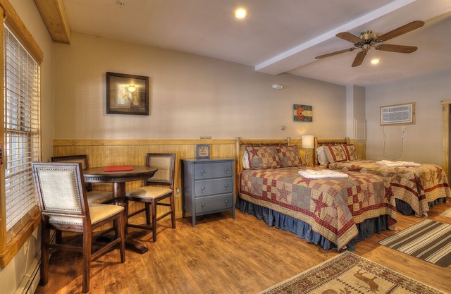 Oquossoc Suite #2 | A/C