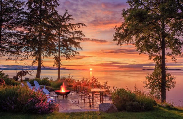 Orcas Waterfront Custom Home, 180 Degree Summer Sunset & Sunrise, Sleeps 12