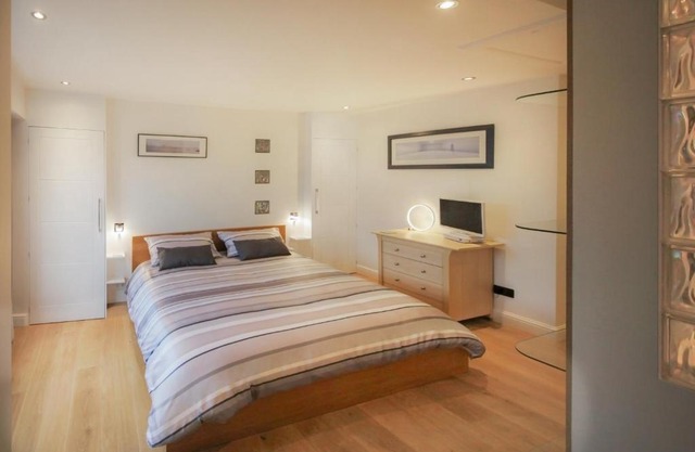 Orchard Road Studio Apartment