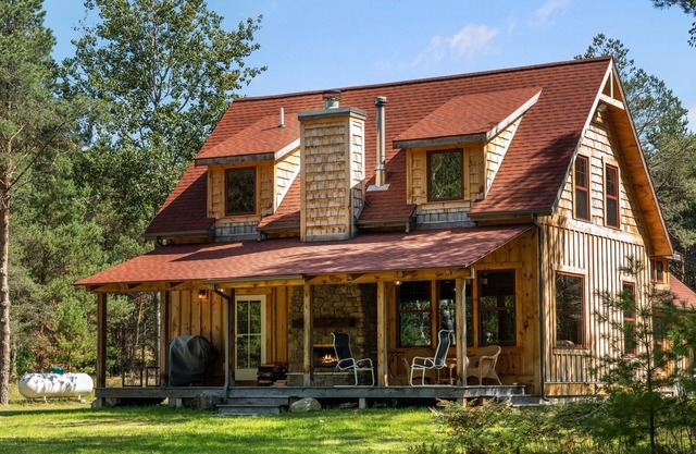 ORV Trails - Outdoor Fireplace - Luxury Cabin - Fall Colors & Pet Friendly!