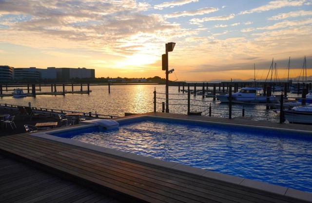 Osaka Hokko Marina HULL