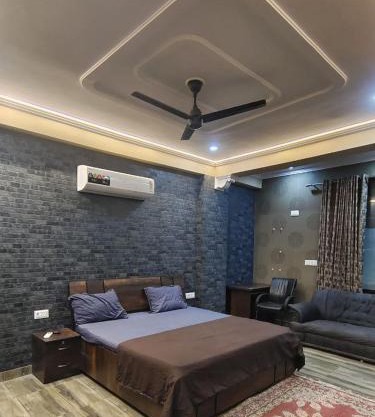 OSHO Villa Homestay Near Airport