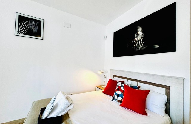 Oshun Mirasierra modern 57 m² apartment