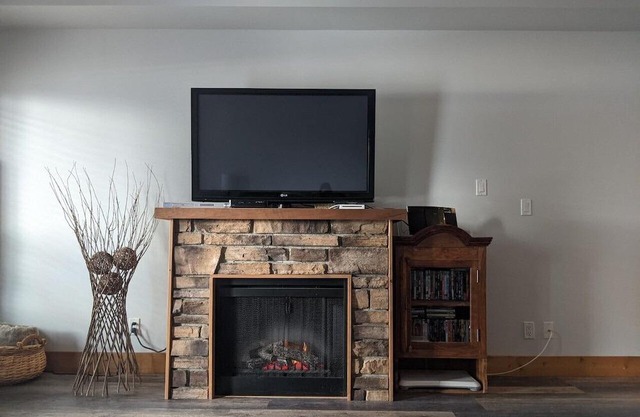 Osoyoos Lakeside Spacious Townhouse with 3 Bedrooms & 2.5 Baths!