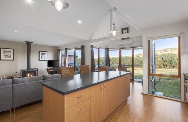 Otway Vista 12 - BYO Linen