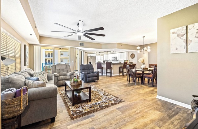 OW15-401 Spacious Oceanwalk Corner Condo with Water Views and Easy Beach Access